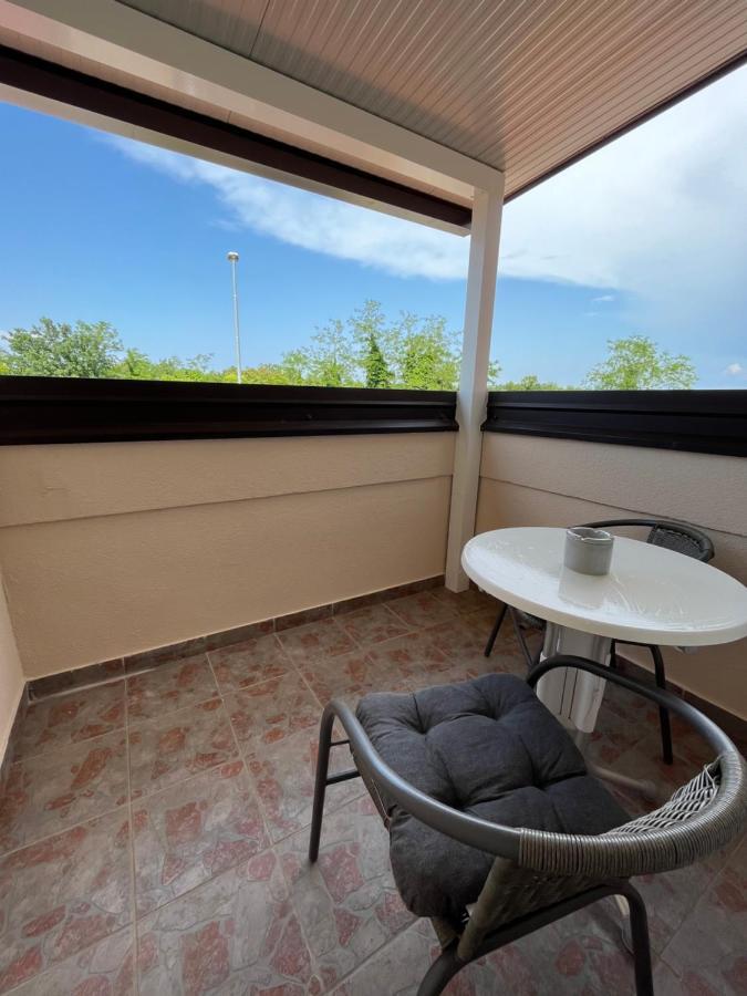 App Sunny Umag Apartment Bagian luar foto